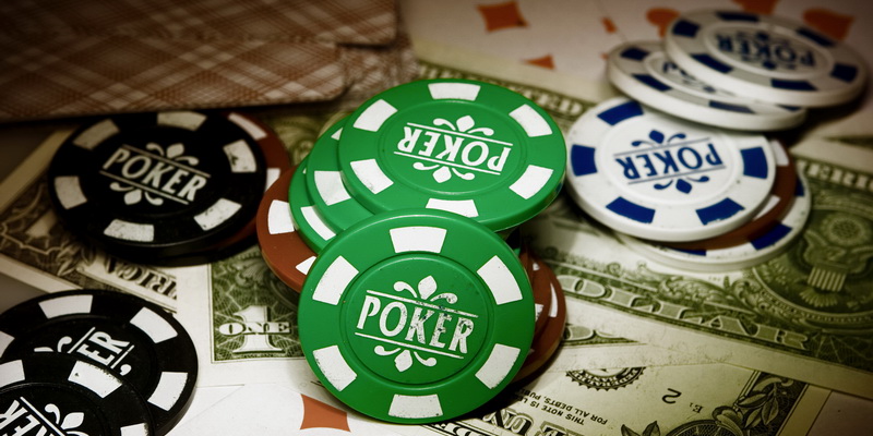 Chips, Karten, Geld - Echtgeld Online Poker in Litauen