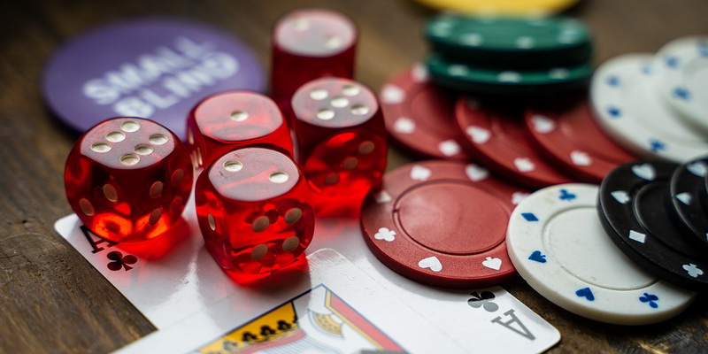 Dice Chips & Cards - Bästa gratis casinospel online